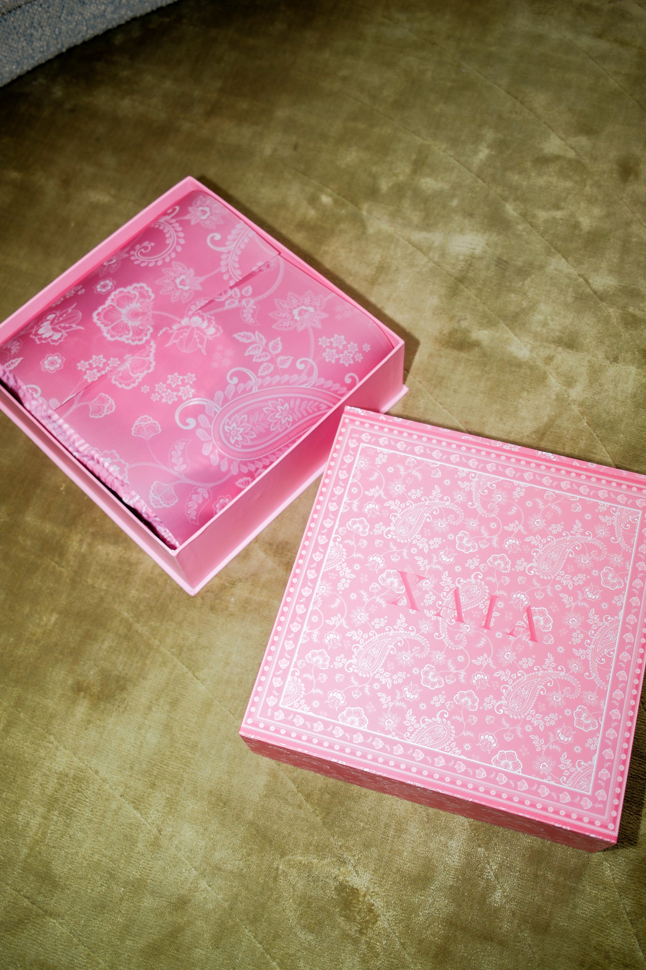 Gift Box Pink Paisley
